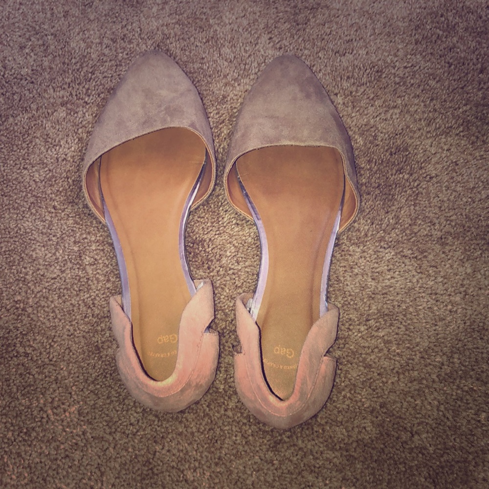 Pink and tan pointed flats!